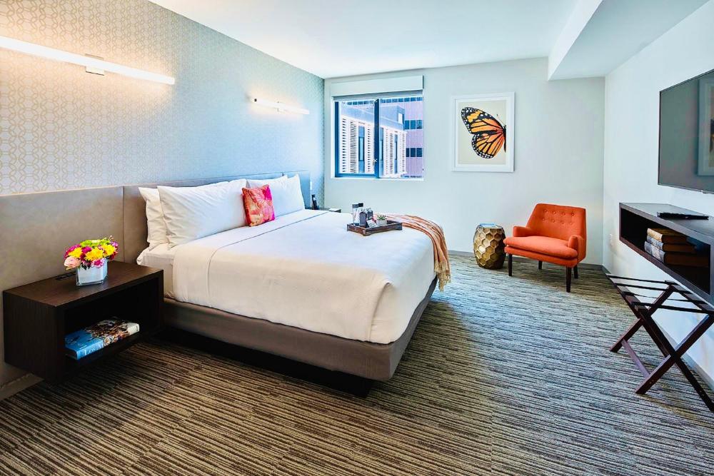 Standard King Room - Non-Smoking  interior